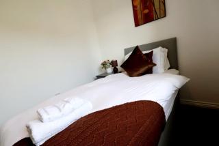 4 BR - 3 Baths - Long Stays - NEC - HS2 - BHX - JLR - 9