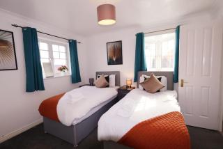 4 BR - 3 Baths - Long Stays - NEC - HS2 - BHX - JLR - 2