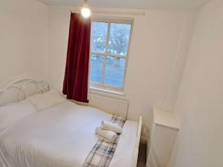 Spacious 5-BR Group Stay in Central Location - Bristol - 6