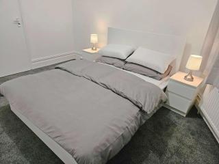 Comfy 3-Bed Home in Redfield - Near City Centre - Bristol - 9