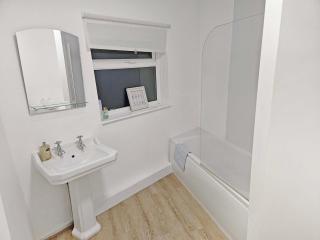 Comfy 3-Bed Home in Redfield - Near City Centre - Bristol - 3