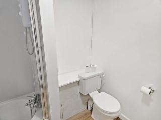 Comfy 3-Bed Home in Redfield - Near City Centre - Bristol - 2