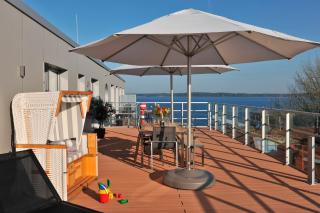 Apartment 37 "Sonnendeck", Blickrichtung von der Terrasse auf das Offenes Meer, Strand, Innenstadt - Eckernförde - 6