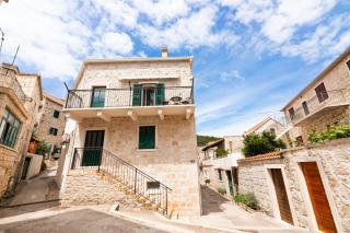 Apartments by the sea Pucisca, Brac - 23445 - Pučišća - 0