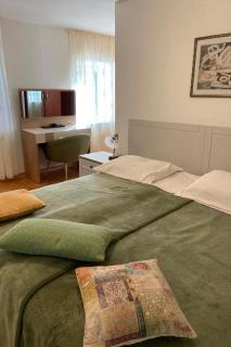 Rooms by the sea Split - 23996 - 4