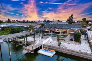 Private Dock Heated Pool Hot Tub Game Room Fun - Apollo Beach - 0