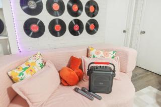 TX A&M! TAMU! Pet Friendly! 7 Beds, King & Queen! Billiards! Fire Pit Oasis! - College Station - 7