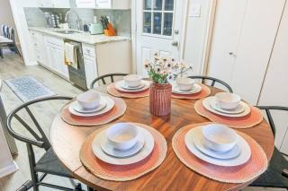 TX A&M! TAMU! Pet Friendly! 7 Beds, King & Queen! Billiards! Fire Pit Oasis! - College Station - 1