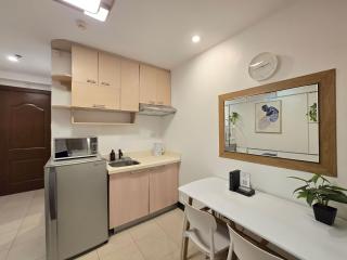 1BR Condotel Ridgewood Towers Taguig City #RW13 - Manila - 3