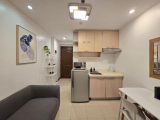 1BR Condotel Ridgewood Towers Taguig City #RW13 - Manila - 2