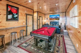 Prime Location w Hot Tub Games & Scenic Views - Gatlinburg - 7