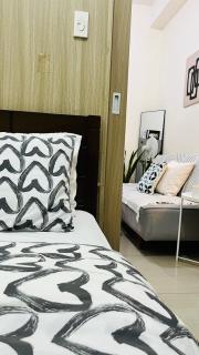GM staycations by Maria Direct Access to pool - Manila - 1