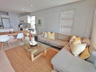 Luxury central Umhlanga apartment sleeps 6 - Durban - 9