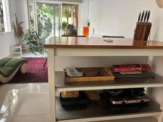 Private Cottage with bbq area 5 min walk to beach! - 6