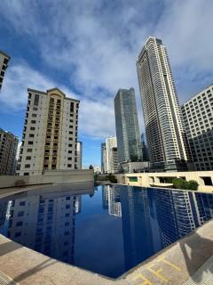 1BR suite Golf course view in BGC with 200MBPS net - Manila - 4