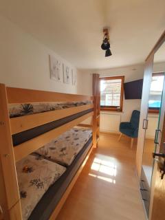 LECHUFER, 80m2, Haushälfte mit privatem Eingang, Kaminofen, Terrasse, Garten - Pinswang - 2