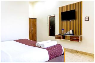 PREMIUM HOTEL VARANASI G -P R Near Temple - Dashashwamedh Ghat - fully Air Conditioned hotel at Prime Location - Hygiene & Spacious Room - BEST HOTEL IN VARANASI - - 1
