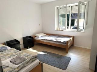 Großes 2-Zimmer Apartment mit TV, Wifi - Oerlinghausen - 4