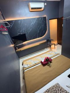 Weng Kong Hotel - 1