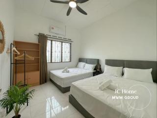 Kempas Kampung style 12pax Family Suites - 3