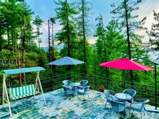 Aachman Nature Valley Resort Mashobra BY NAINA STAYCATION- Private Parking - Balcony and valley view Rooms - 9