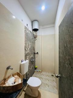 Shivaas Gaagar P Guest House - Varanasi - 1