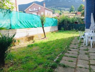 Familiar bajo con jardín en Gibaja - 3