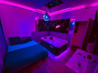 Love room avec jacuzzi intérieur proche Blagnac - Aussonne - 7