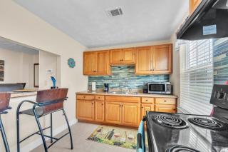 Charming Coastal Retreat in Bay St Louis home - 4