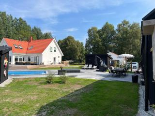 Luxury villas with pool in the forrest near the beach - Eskelhem - 9