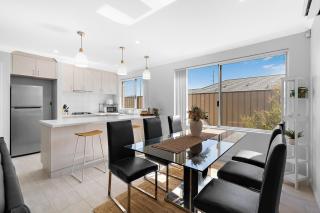Spacious 4 Bedroom house in Southern River - Perth - 2