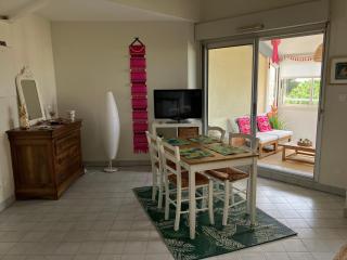 Mer et tennis à la Corniche - 1