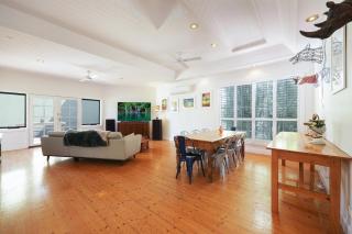 4 bdrm house in CBD sleeps 8 - 3