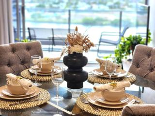 Spacious River View Escape with Free Secure Park - 2BR, 2BA and Sofa Bed - Brisbane - 5