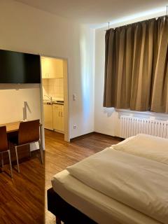 OIL! INN Pension - 8