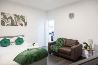 Nile - Cosy Studio Apartment by Traboule Properties Ltd - Warrington - 9
