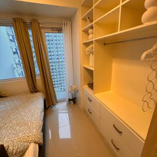 Jazz Residences Deluxe suite by Lynz Staycation - Manila - 5