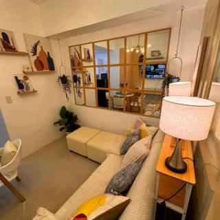 Jazz Residences Deluxe suite by Lynz Staycation - Manila - 1