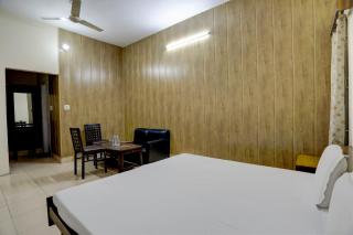 Hotel O Friday's - 5