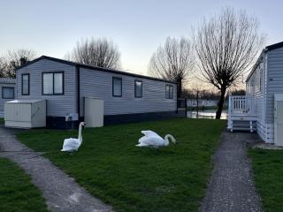 Sunset View, Dog Friendly, Free Hoburne Passes - South Cerney - 2