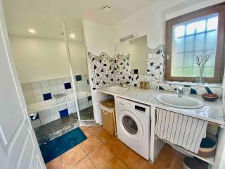 Spacious Family Home with Private Pool, Garden and Forest, Dordogne Countryside - 3