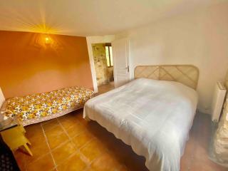 Spacious Family Home with Private Pool, Garden and Forest, Dordogne Countryside - 4