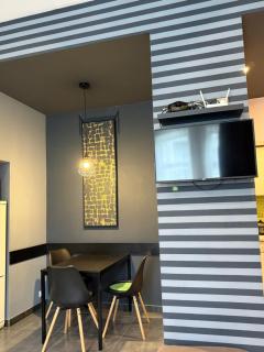 NEW APART Lesi Ukrainky Blvd and Olimpiyska and KRESHCHATYK and Manhattan City with parking - Kiev - 9