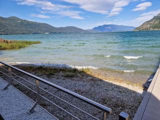 Villa pieds dans l'eau du Lac du Bourget - 7
