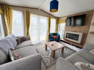Lake Retreat, Dog Friendly, Free Hoburne Passes - 8