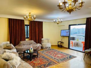 Adam McDonald's Abbas Al Akkad View Garden - Il Cairo - 0