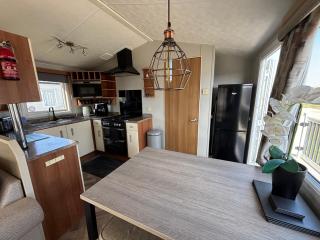 Sunnymede - B8 on Fantasy Island caravan with hot tub, WiFi, pet friendly - Meadow Lakes Caravan & Lodge Hire - Ingoldmells - 6