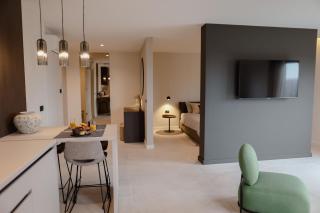 Sobe Six On 7 - Luxury Apartments & Rooms - 5