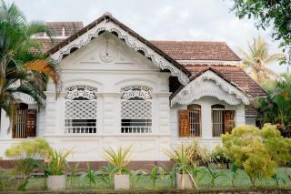 Colonial Bungalow - 3