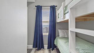 Penthouse at Laketown Wharf in PCB! 2132 - 1